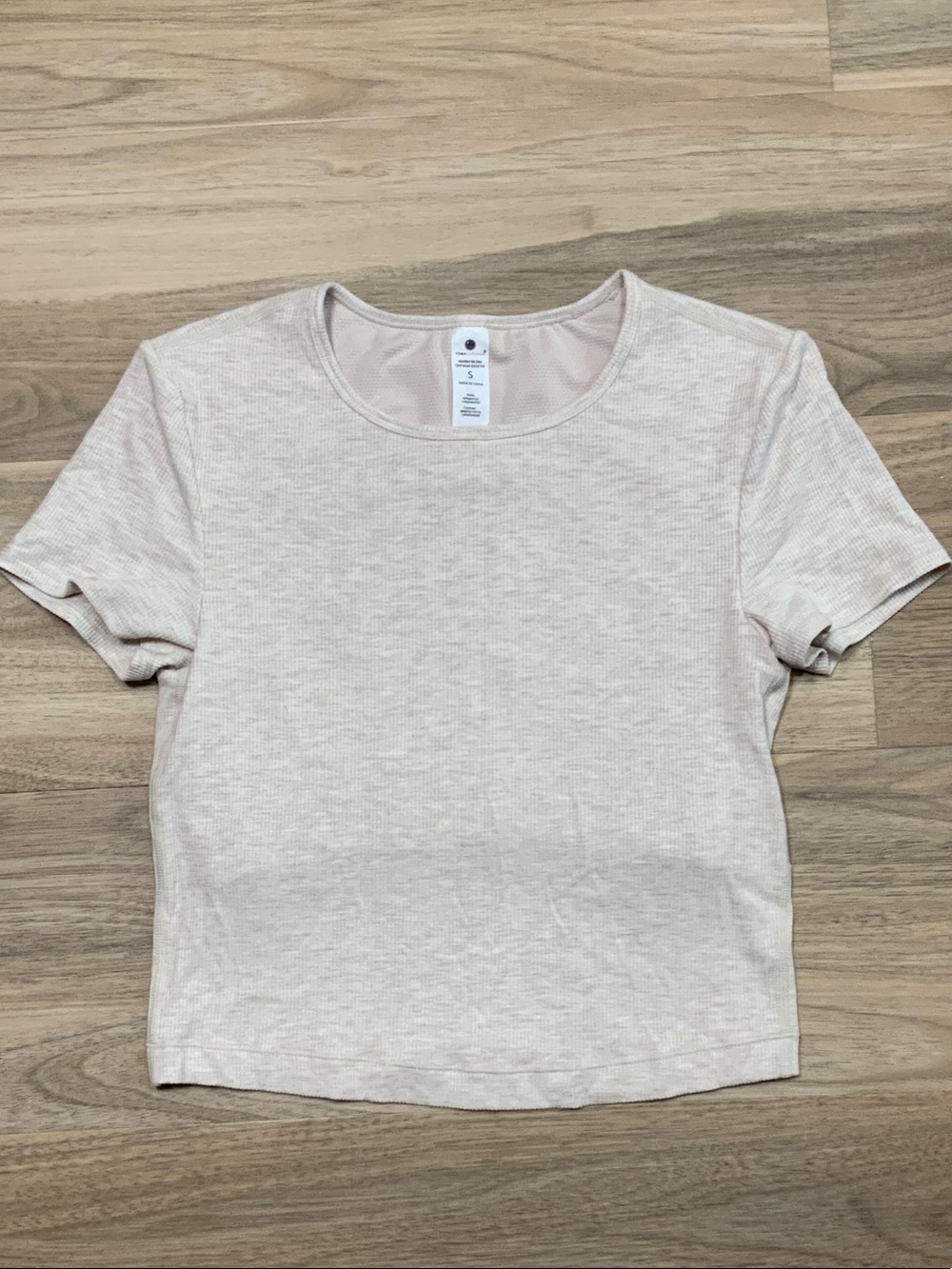 Yogalicious Pale Cream Ribbed Crop Tee w/ Built-In Shelf